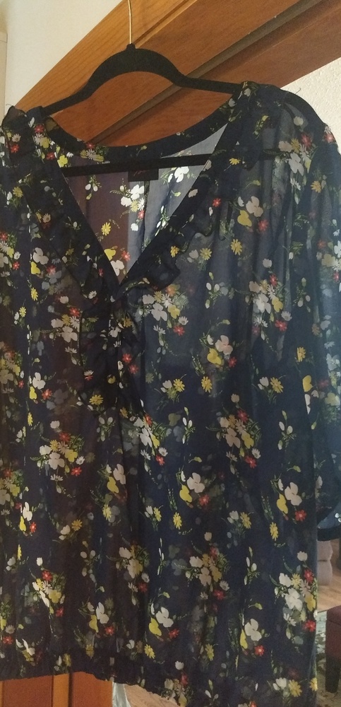 Torrid Navy Floral Top sz 2
